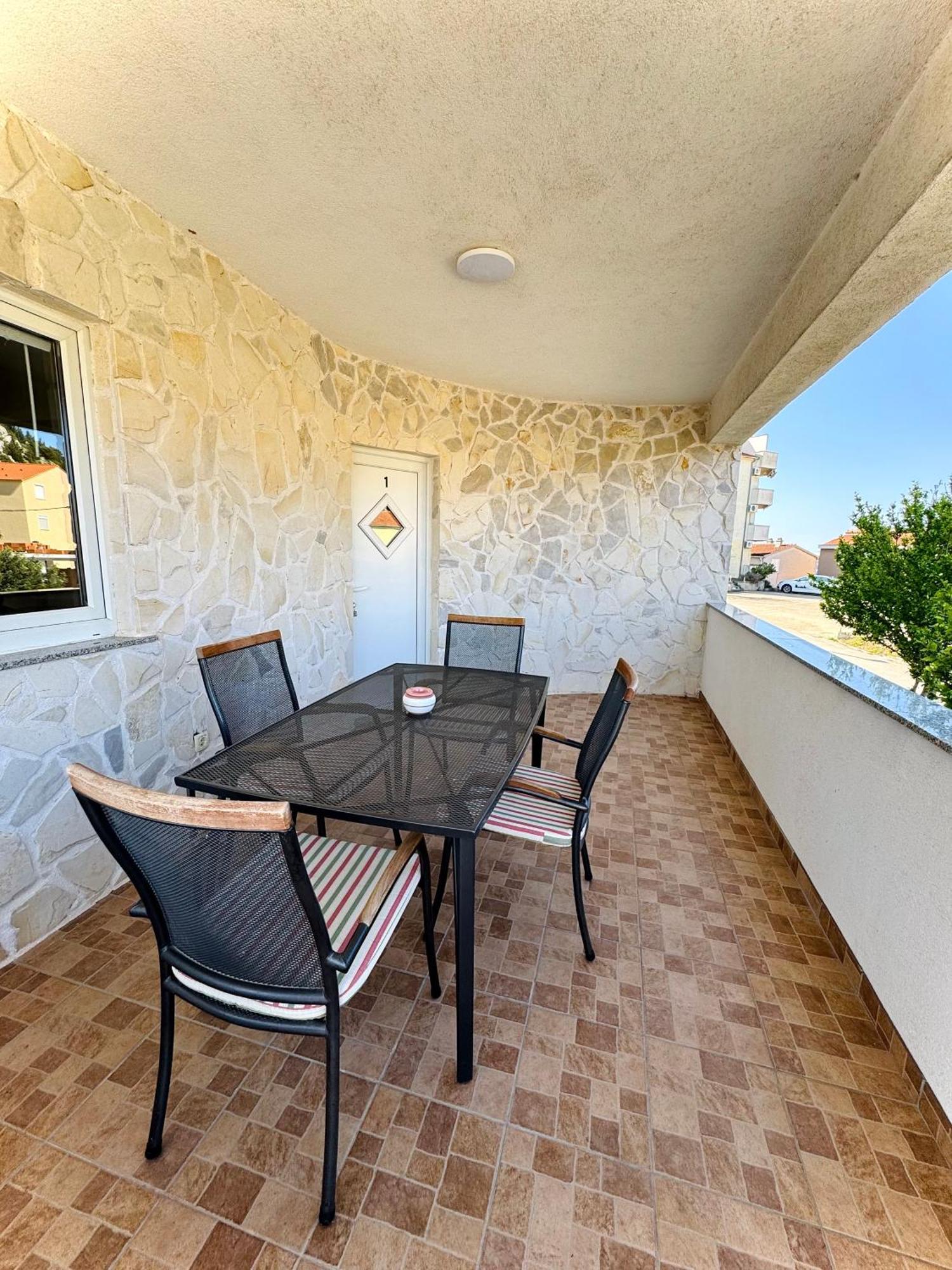 Elvira Apartament